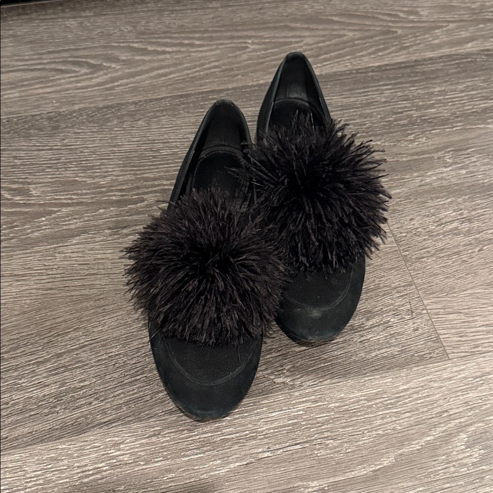 Michael Kors Black Fuzzy Pom Pom 38.5